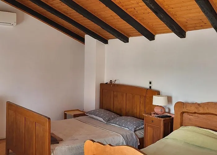 בית נופש Seaside House Unesic - Unije, Losinj - 8045 אונייה